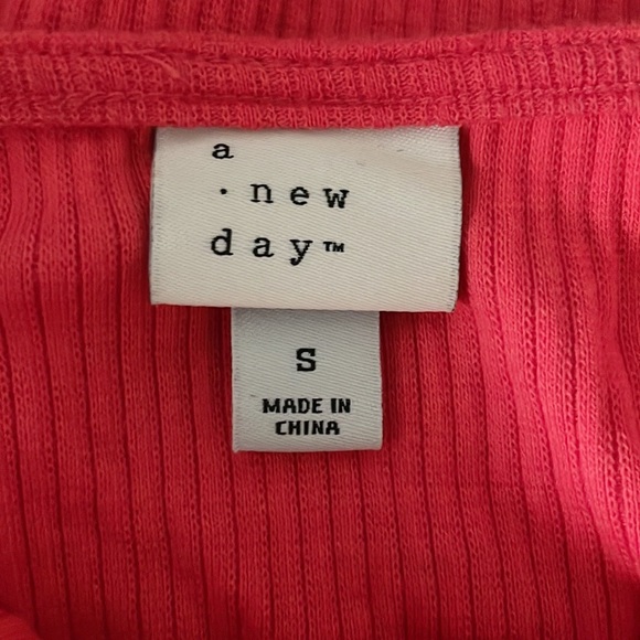 A New Day Red Ruffle Sleeve Ribbed Tank Top Size Small - Picture 3 of 3